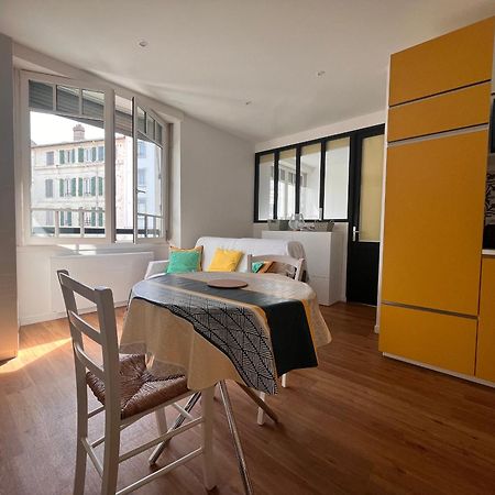 Appartement Lumineux 1 Chambre Au Coeur De Saint-Jean-De-Luz, Proche Plage Et Halles - Fr-1-239-890 Екстериор снимка